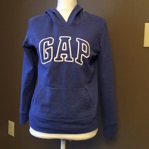 Like new light weight Gap pull over